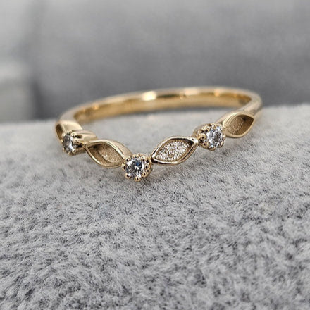 elegant gold keepsake ring
