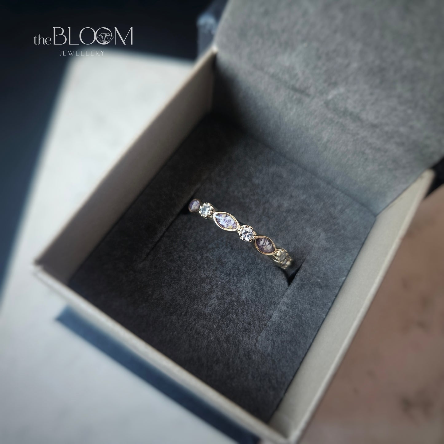 gold memorial ring