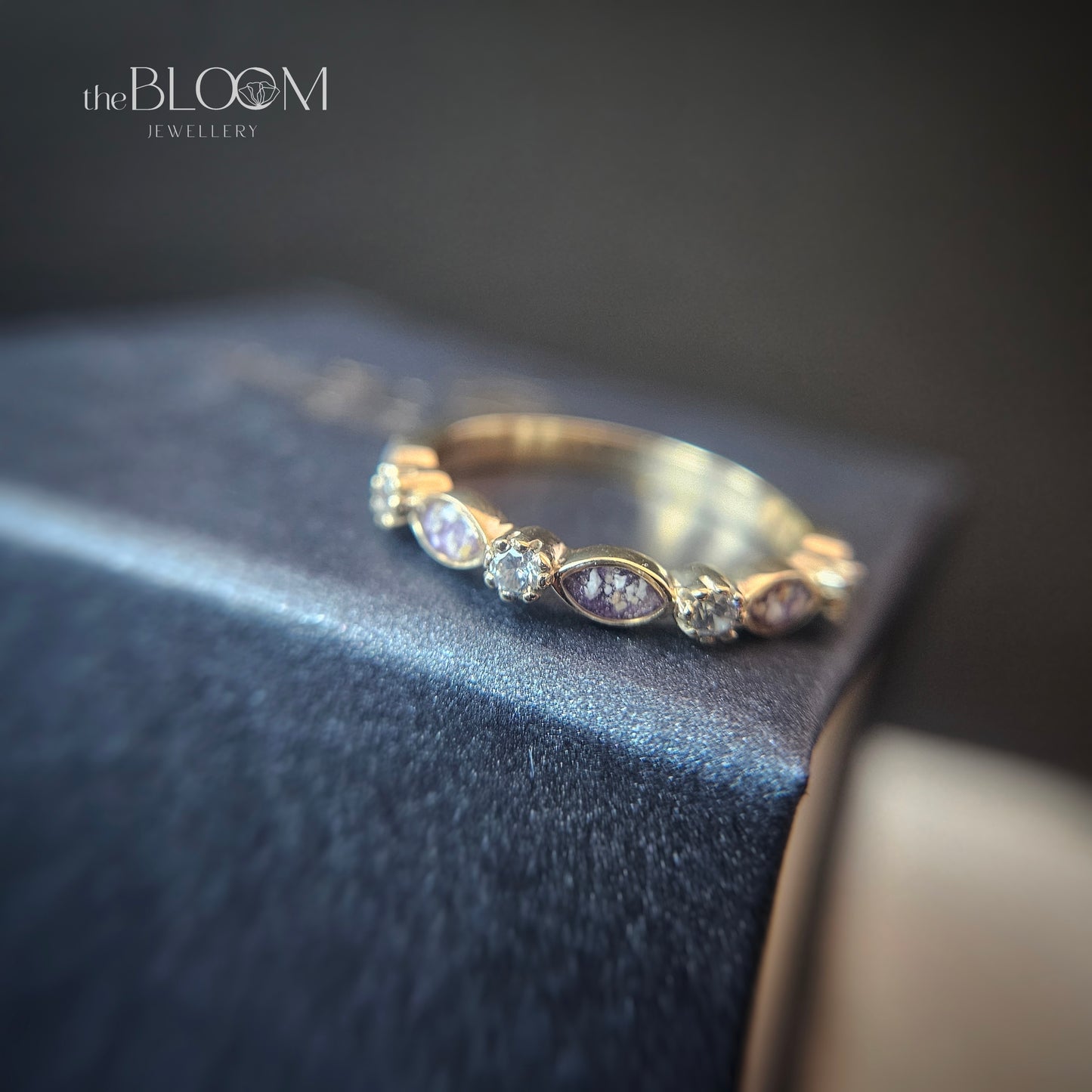 gold memorial ring