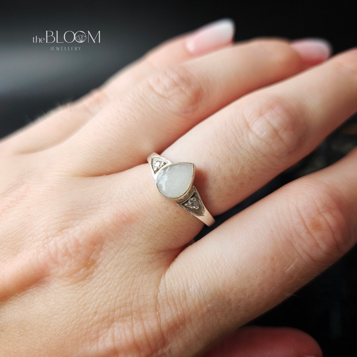 Memorial Ashes Teardrop Gems Ring