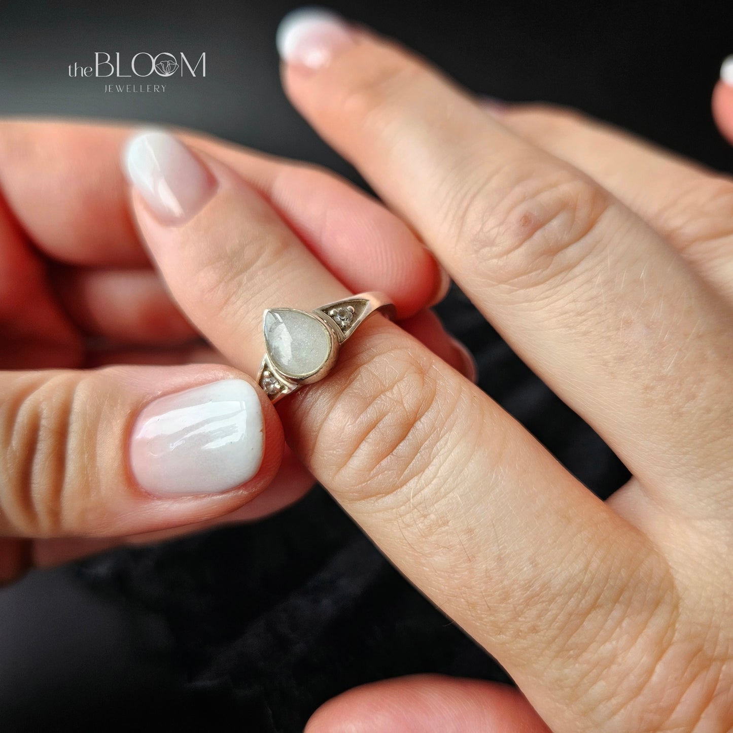 Memorial Ashes Teardrop Gems Ring