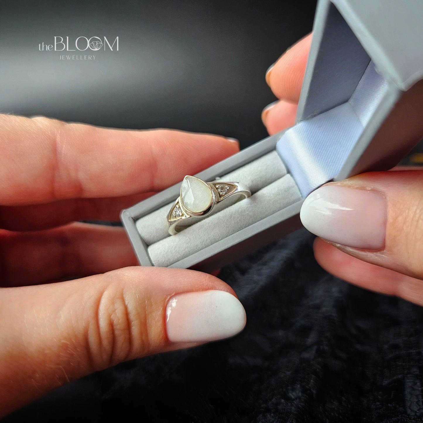 Memorial Ashes Teardrop Gems Ring