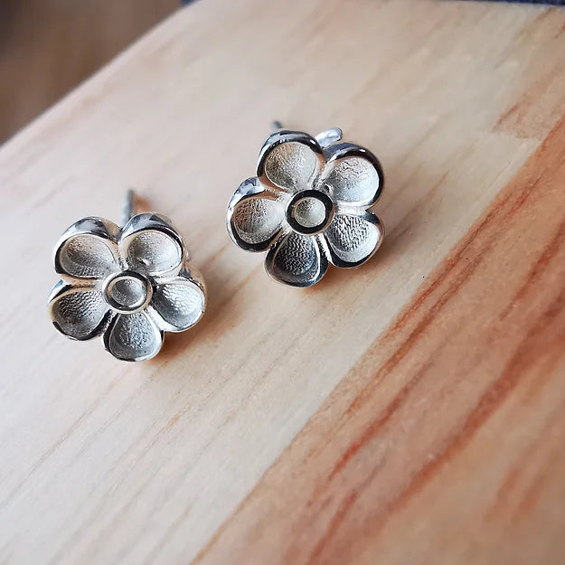 keepsake stud earrings