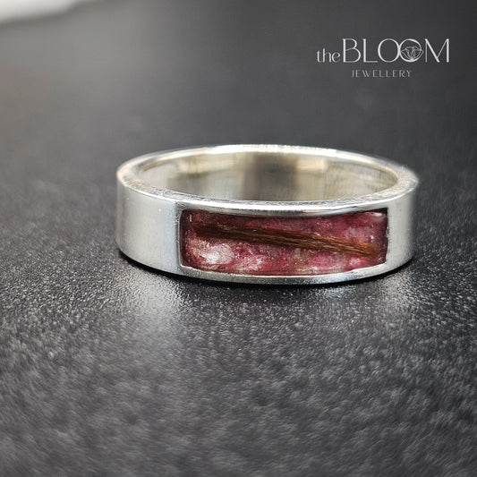 signet ring with cremation ashes