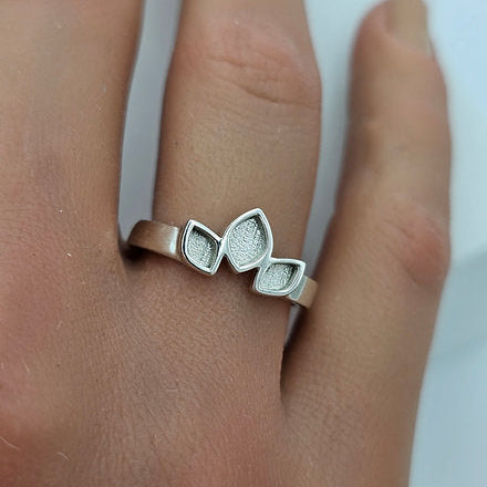 minimalistic keepsake ring