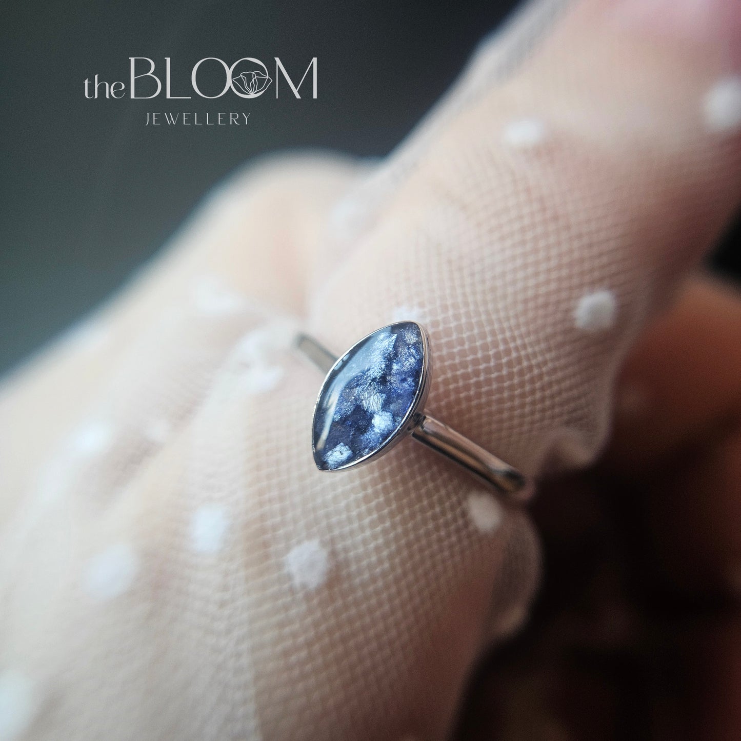 ring with ashes