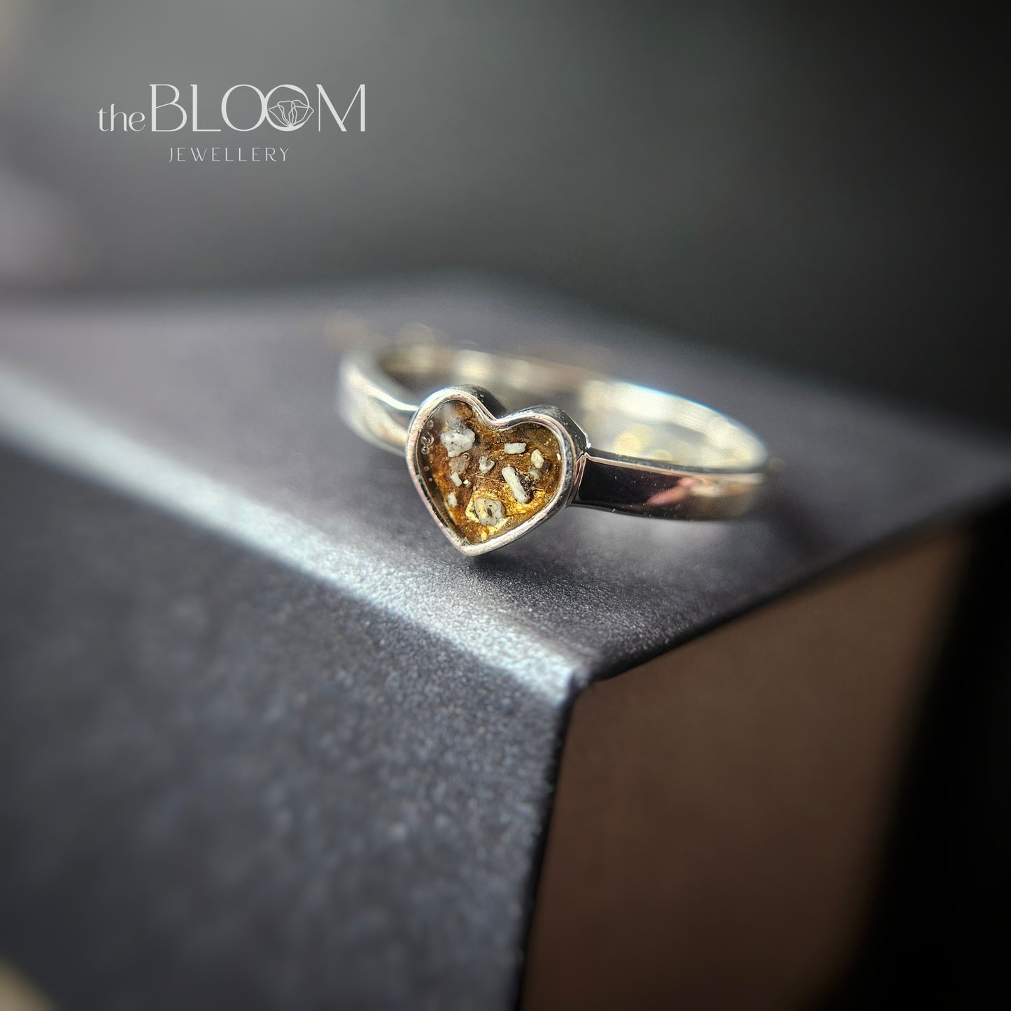 ring with ashes