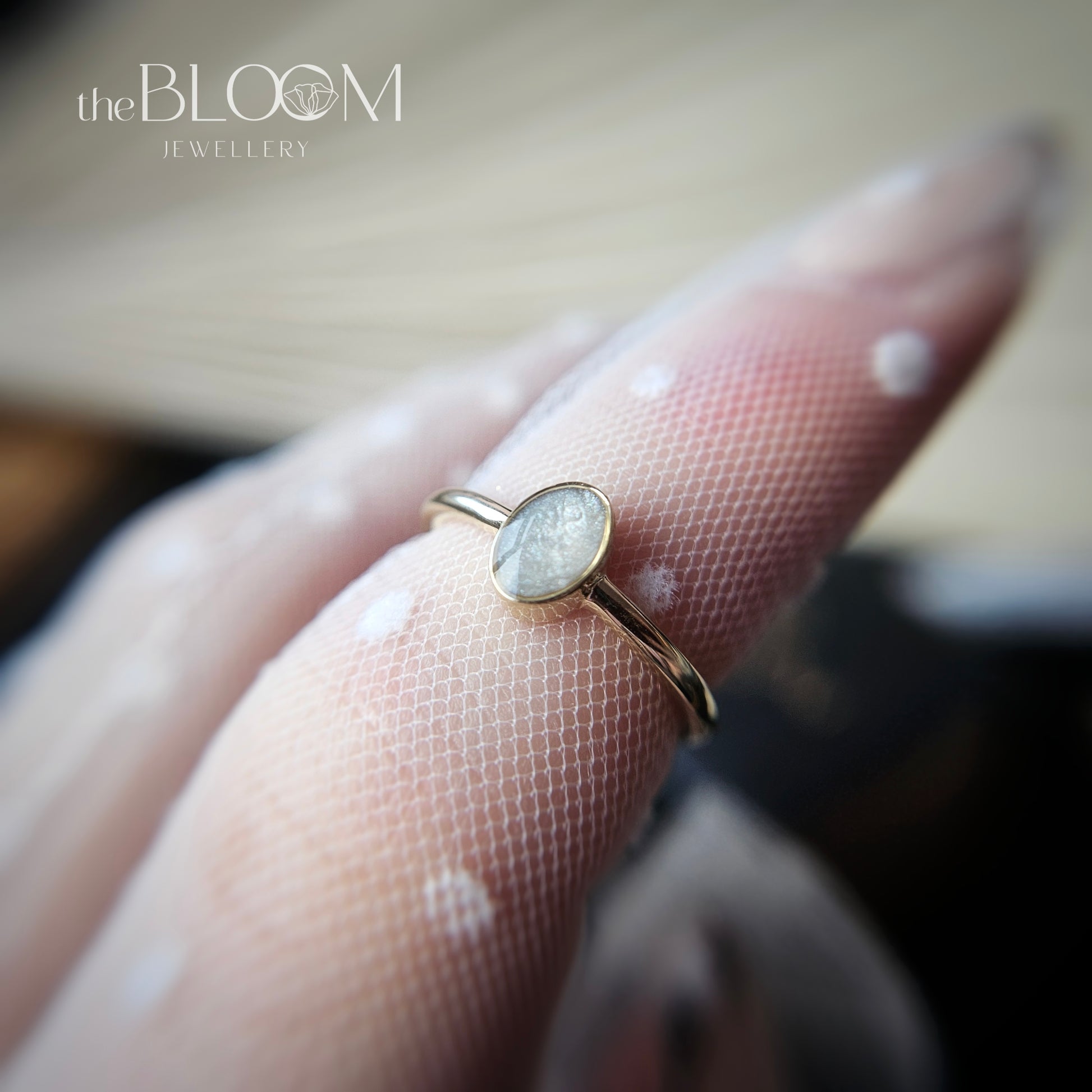 simple gold ring for ashes