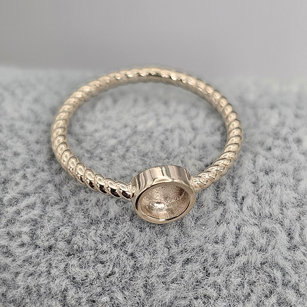 simple gold memorial ring
