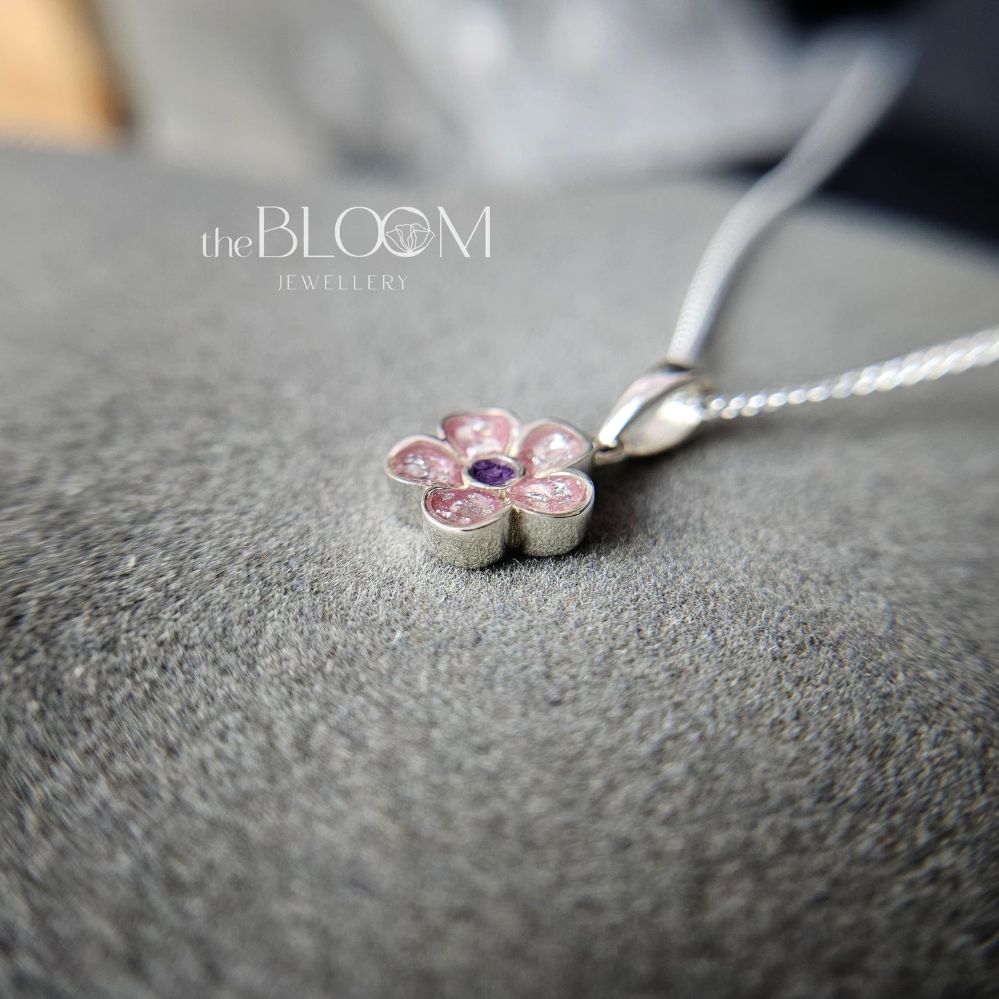 Memorial Small Flower Necklace