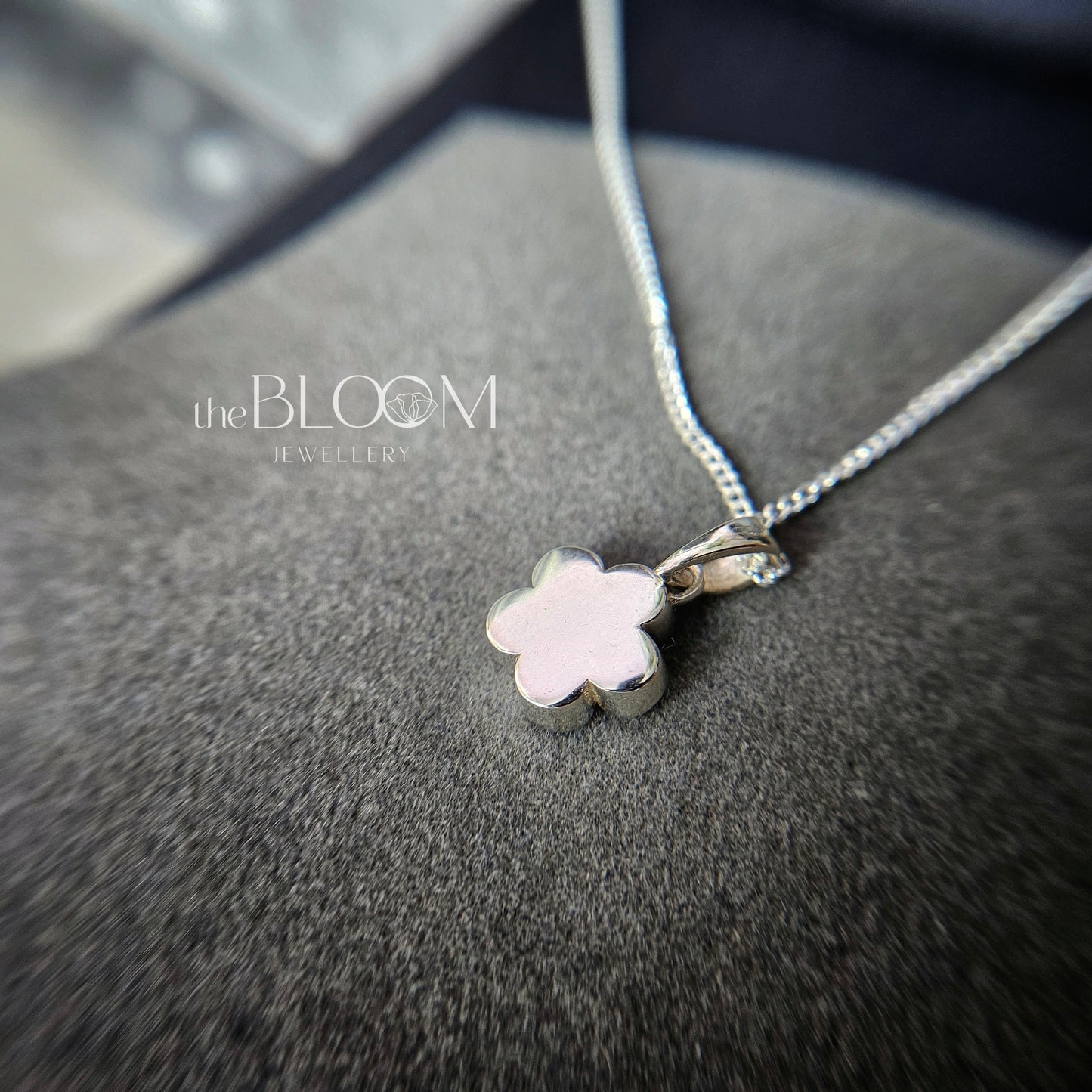 Memorial Small Flower Necklace