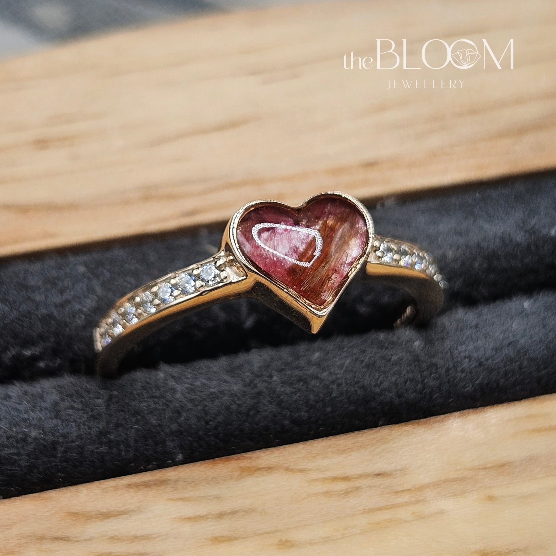 gold ring with keepsake stone with hair
