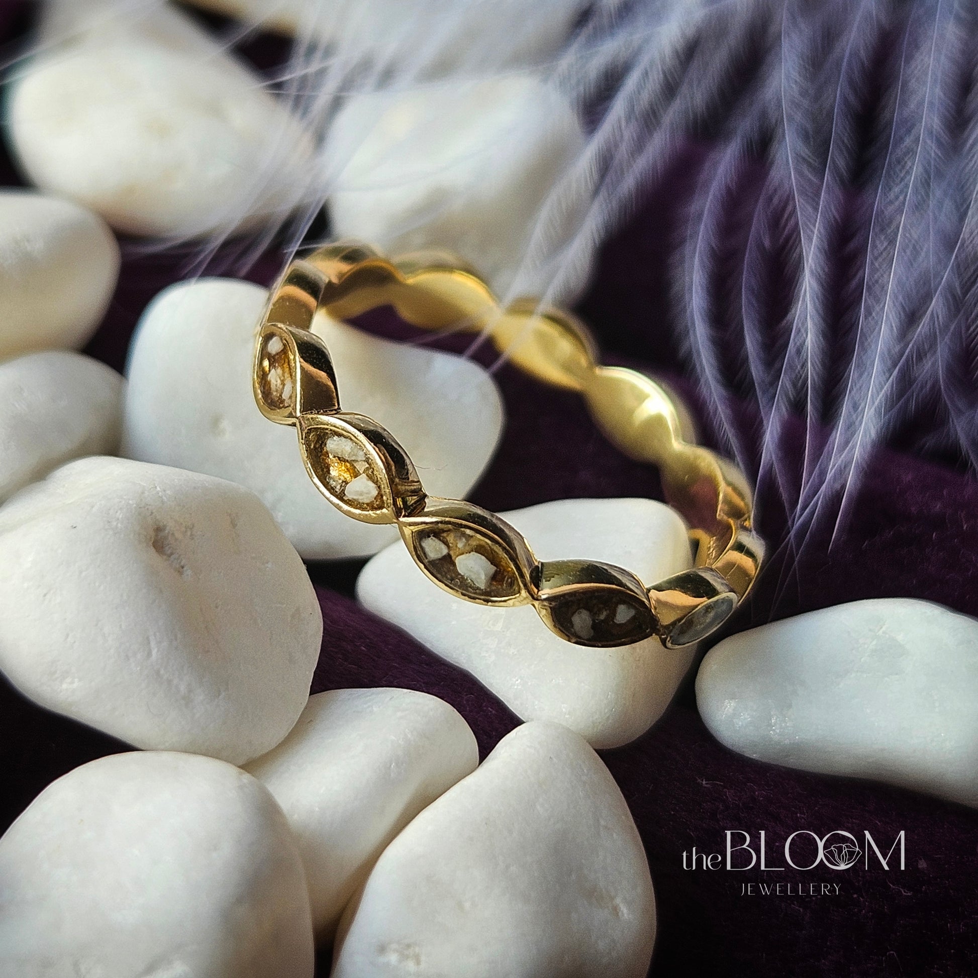 gold memorial ring for ashes