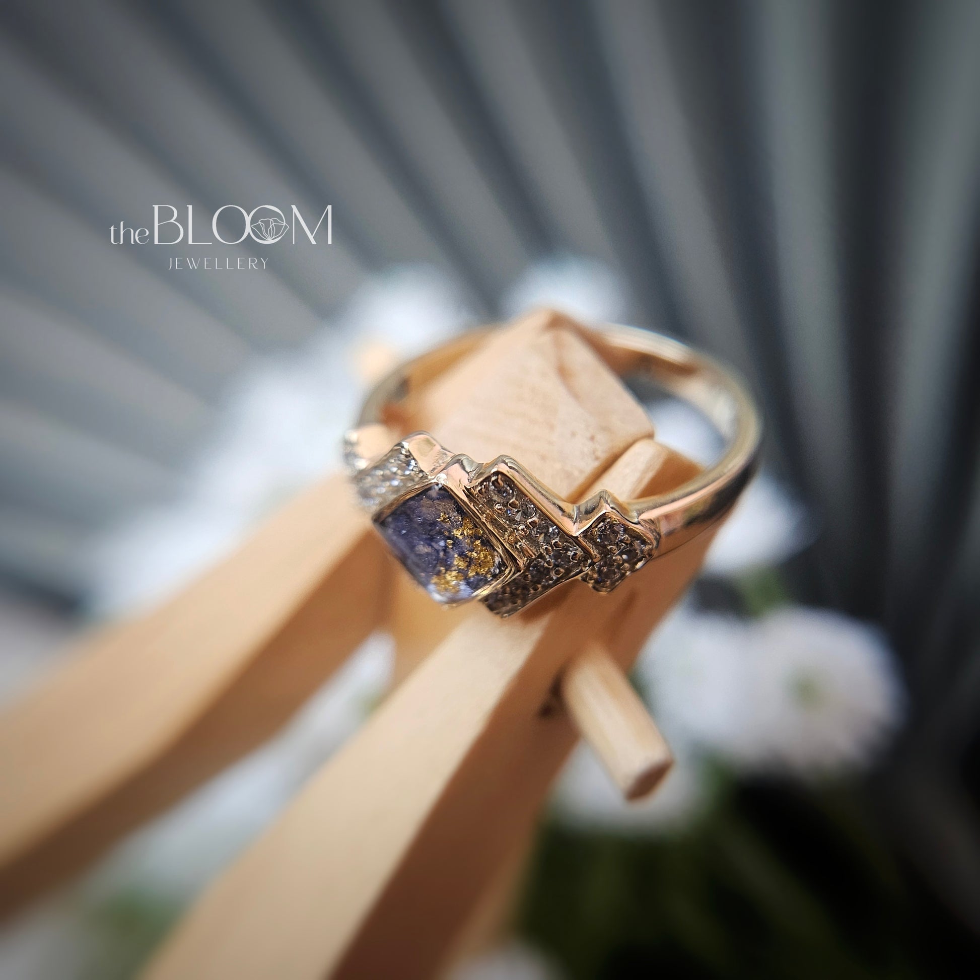 memorial gold ring with cremation ashes