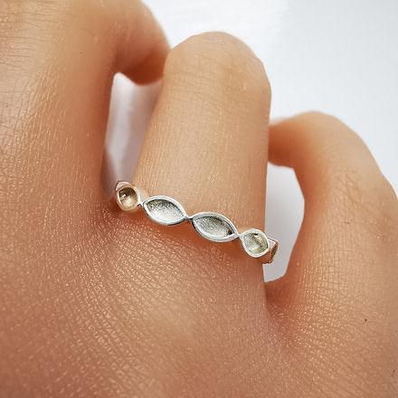 keepsake minimalistic ring