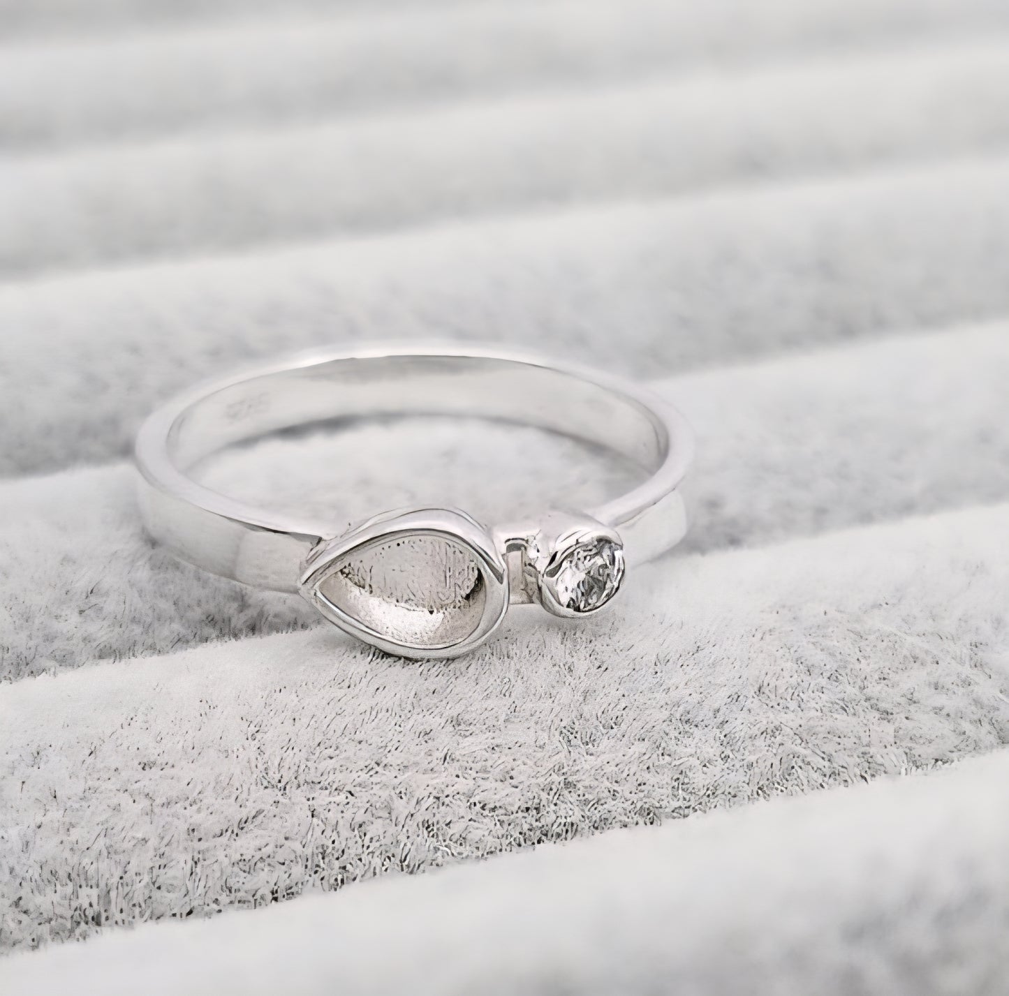 Teardrop Single Gem Ring