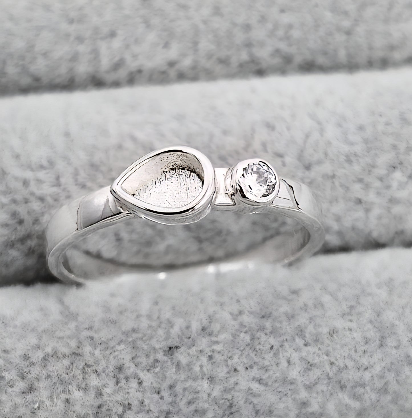 Teardrop Single Gem Ring