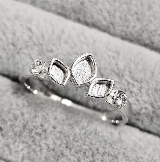 Gems Triple Leaf Ring