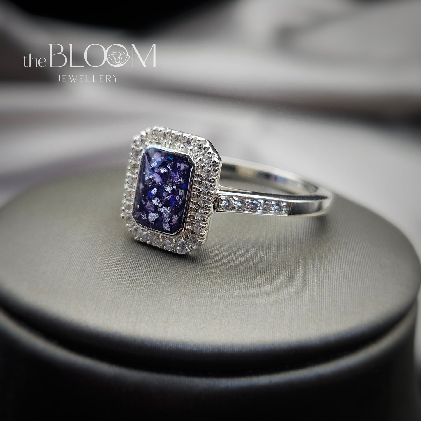 square keepsake ring for mum