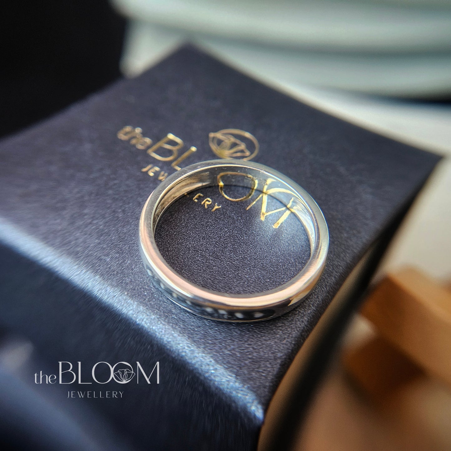 unisex memorial signet